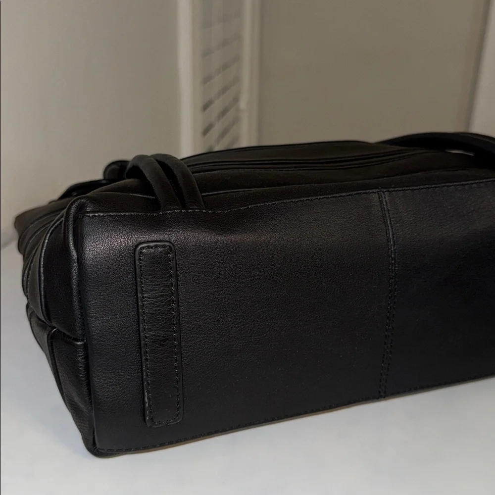 Radley London Farringdon Black Leather Tote w/ Dog Charm - Picture 6 of 9